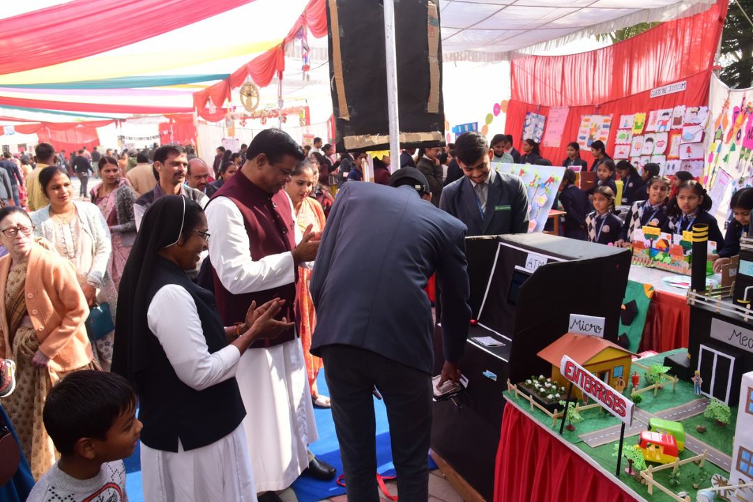 ANNUAL EXHIBITION EQUQUEST 2024-25 photo